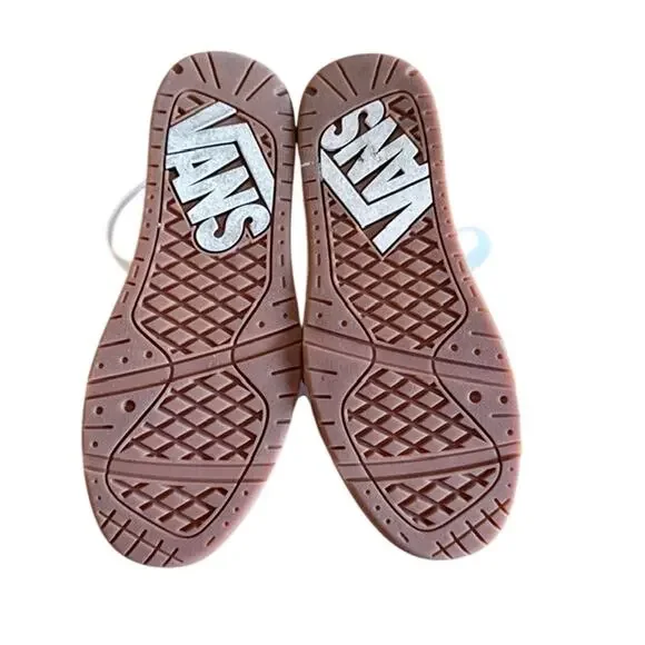 Vans White Low Top Sneakers Gum Sole Size 8 Women / 6.5 Men Classic Skater - Picture 5 of 8